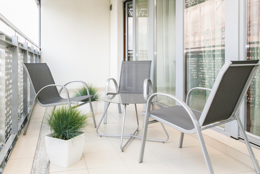 Wronia Apartments Varsó Szoba fotó